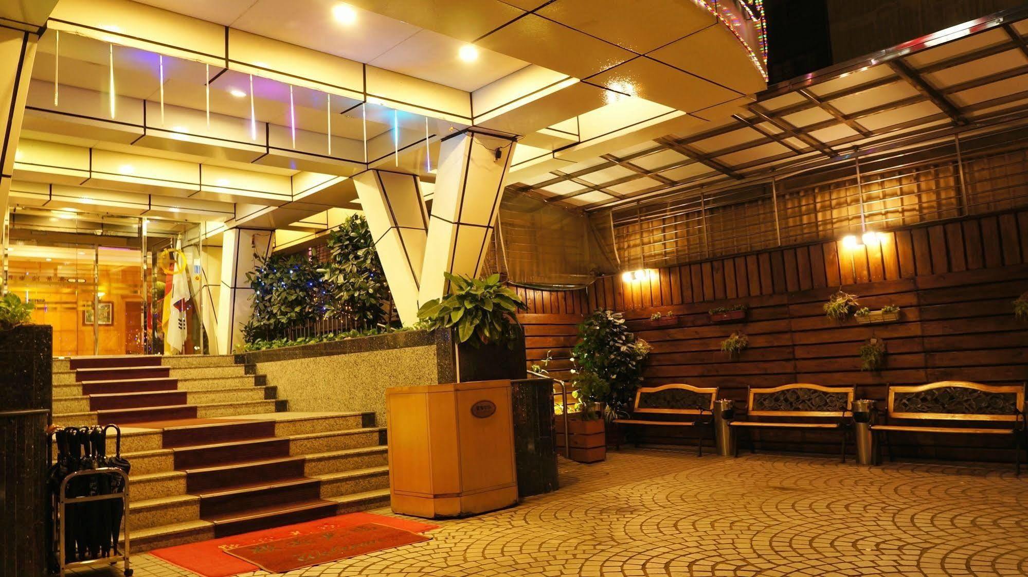 Oriental Hotel Tchaj-nan Exteriér fotografie